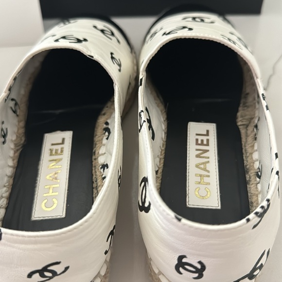 AUTHENTIC CHANEL ESPADRILLES from 22S FULL SET BLACK & WHITE CC Logos - Picture 6 of 10